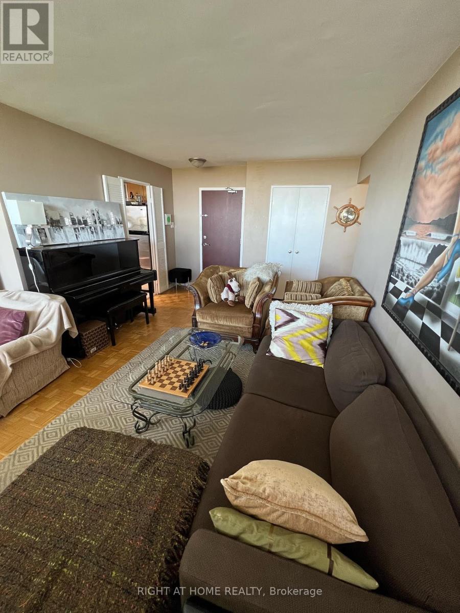 1812 - 360 Ridelle Avenue, Toronto, Ontario  M6B 1K1 - Photo 12 - W12436563