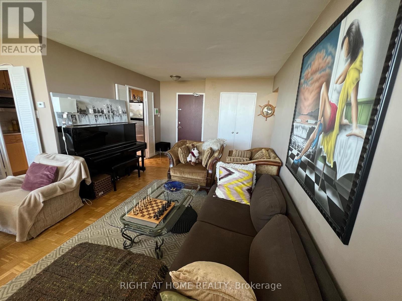1812 - 360 Ridelle Avenue, Toronto, Ontario  M6B 1K1 - Photo 13 - W12436563