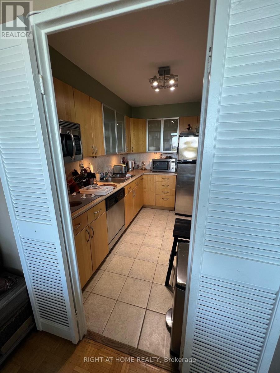 1812 - 360 Ridelle Avenue, Toronto, Ontario  M6B 1K1 - Photo 19 - W12436563