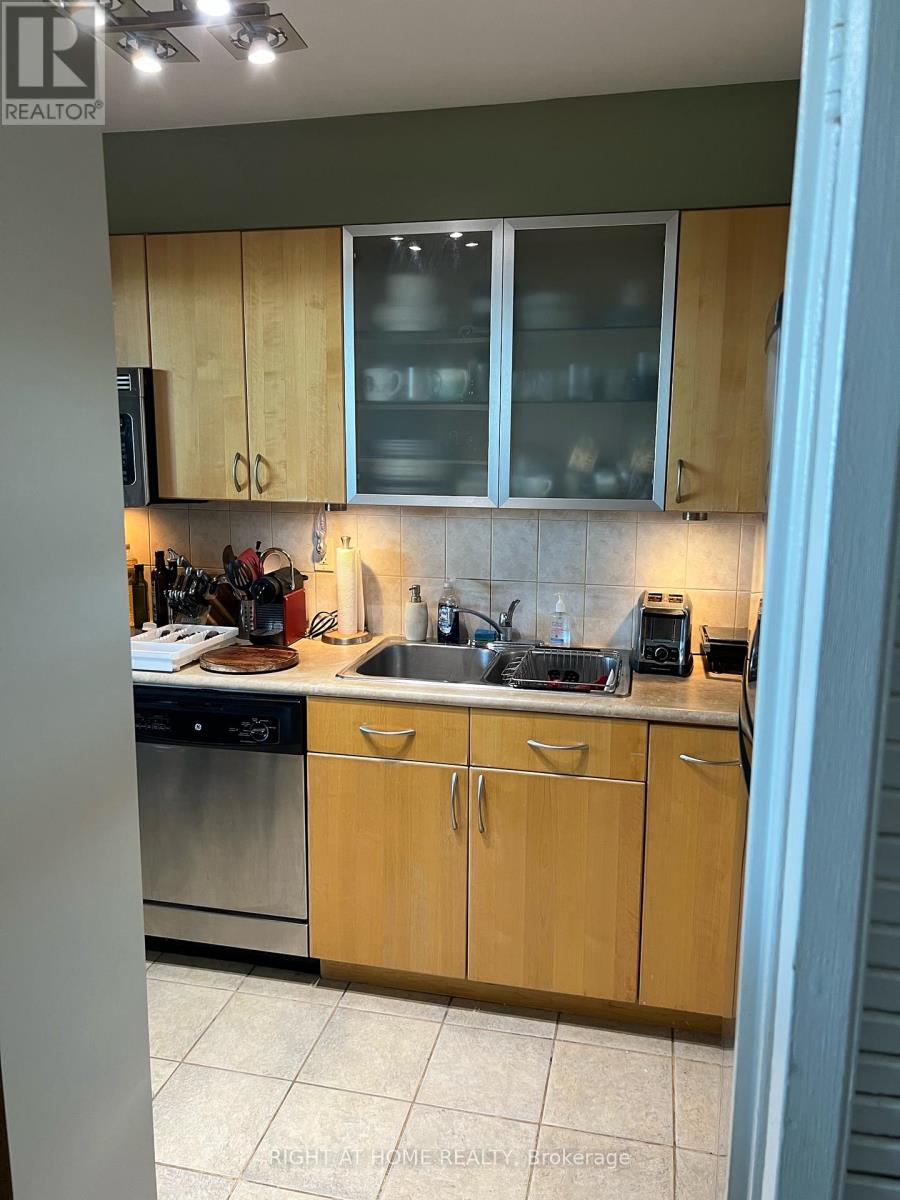 1812 - 360 Ridelle Avenue, Toronto, Ontario  M6B 1K1 - Photo 20 - W12436563