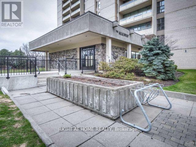 1812 - 360 Ridelle Avenue, Toronto, Ontario  M6B 1K1 - Photo 3 - W12436563
