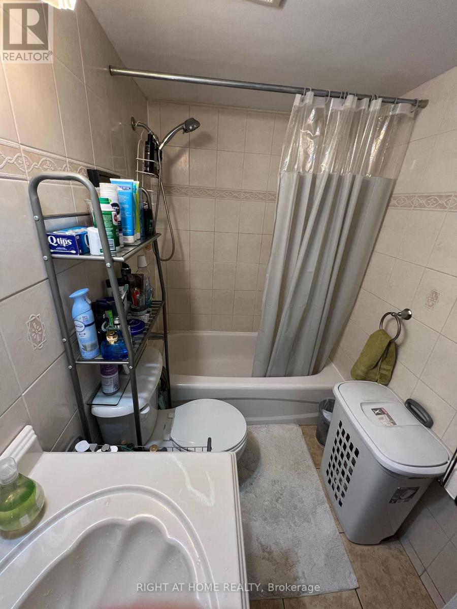 1812 - 360 Ridelle Avenue, Toronto, Ontario  M6B 1K1 - Photo 6 - W12436563