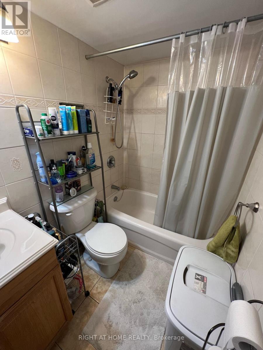 1812 - 360 Ridelle Avenue, Toronto, Ontario  M6B 1K1 - Photo 7 - W12436563