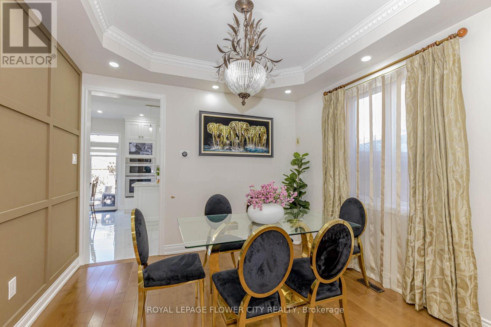 12 Fieldview Drive, Brampton, Ontario  L6P 2X7 - Photo 10 - W12436583