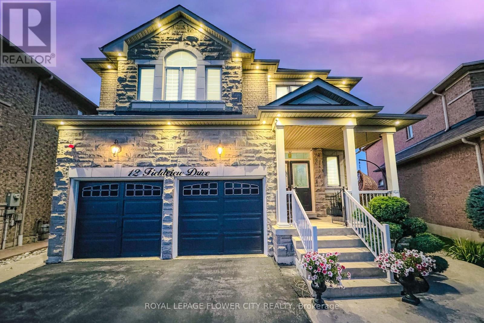 12 Fieldview Drive, Brampton, Ontario  L6P 2X7 - Photo 4 - W12436583