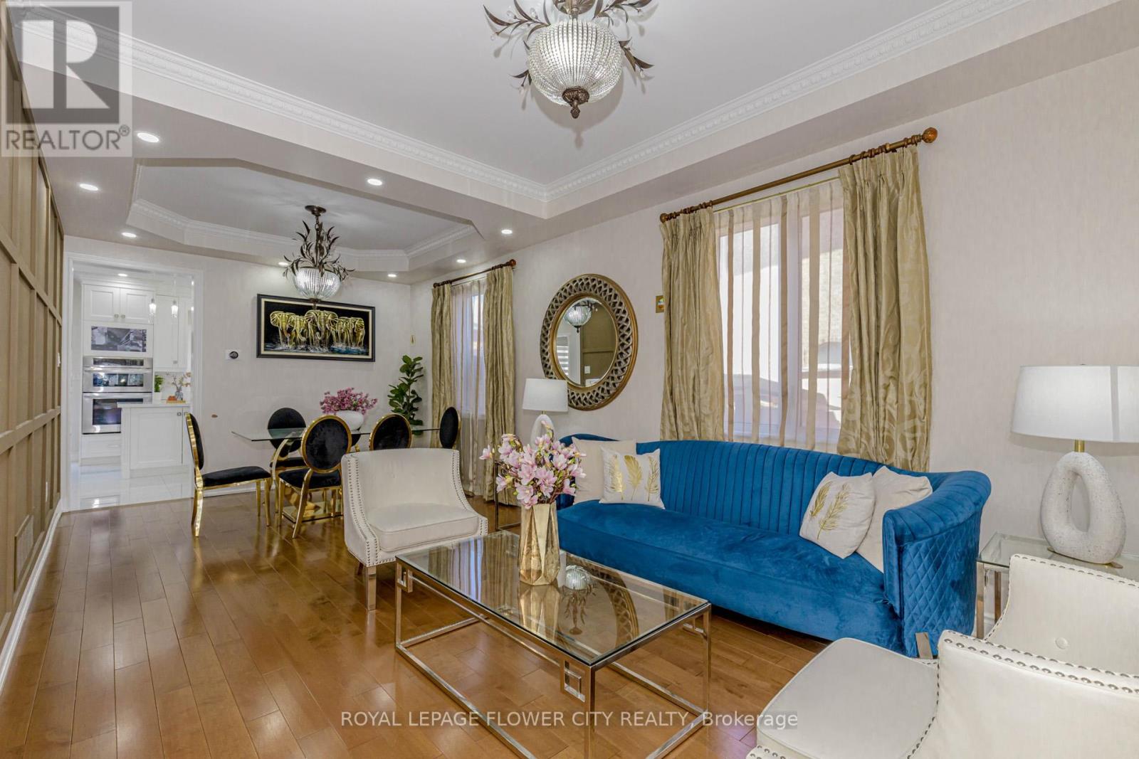 12 Fieldview Drive, Brampton, Ontario  L6P 2X7 - Photo 6 - W12436583