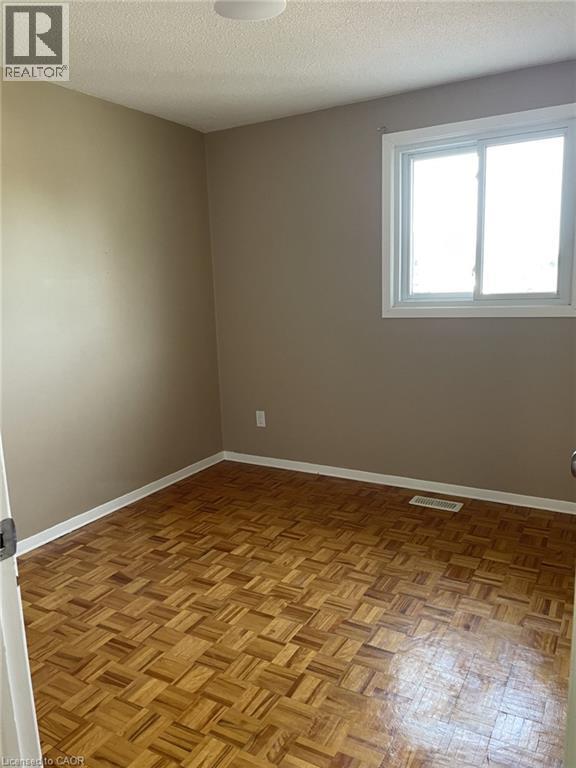 61 Tunis Street, St. Catharines, Ontario  L2S 1E6 - Photo 5 - 40772415