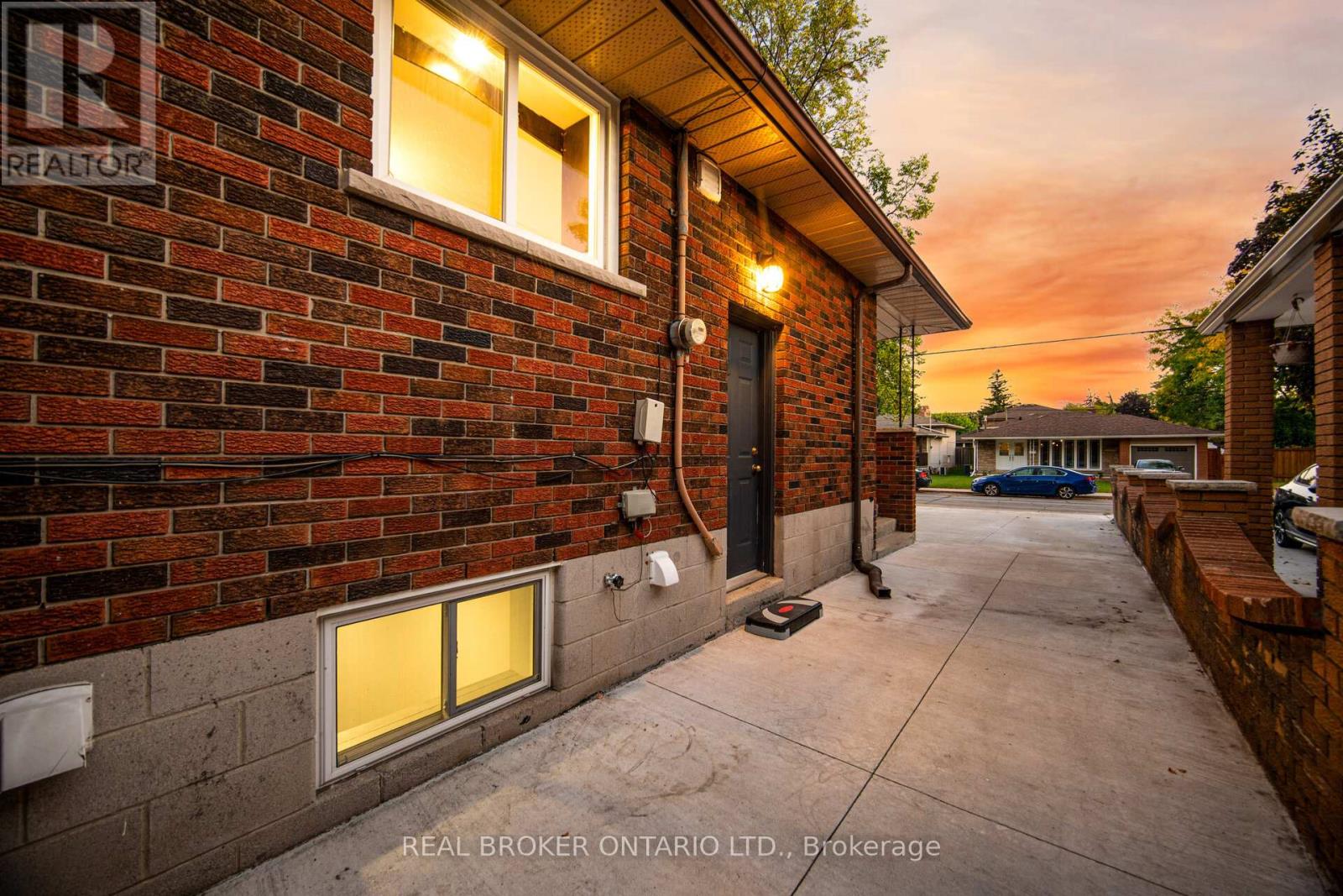 66 Gainsborough Road, Hamilton, Ontario  L8E 1E1 - Photo 38 - X12436140