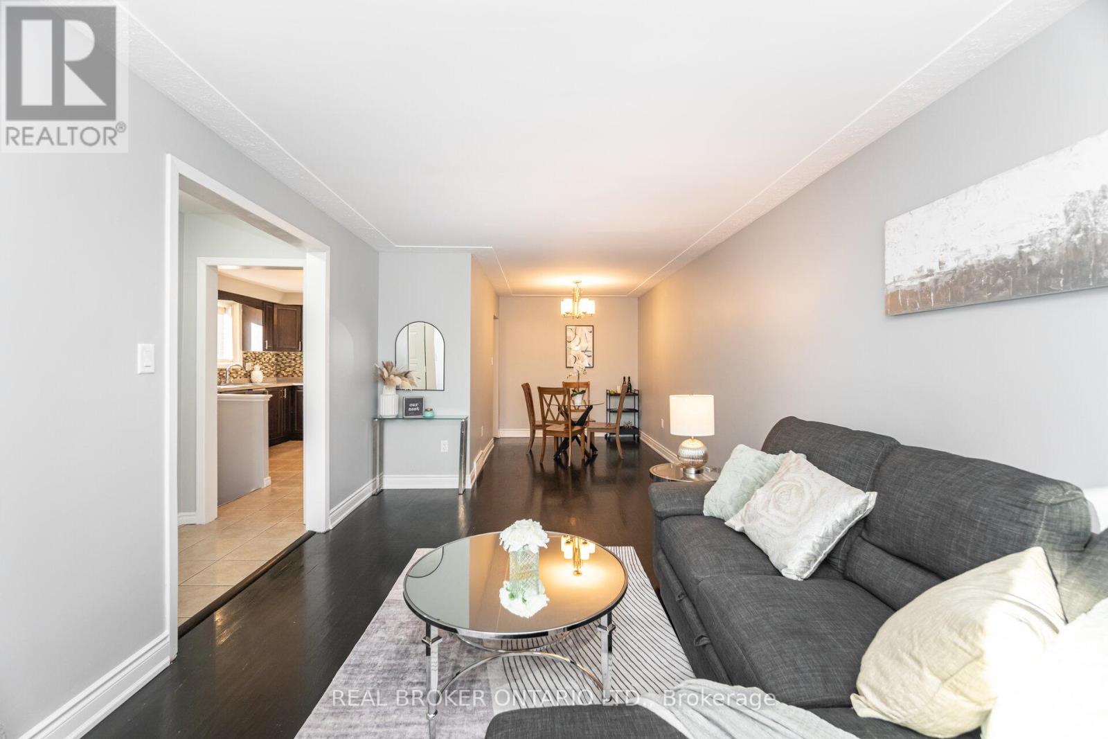 66 Gainsborough Road, Hamilton, Ontario  L8E 1E1 - Photo 10 - X12436140