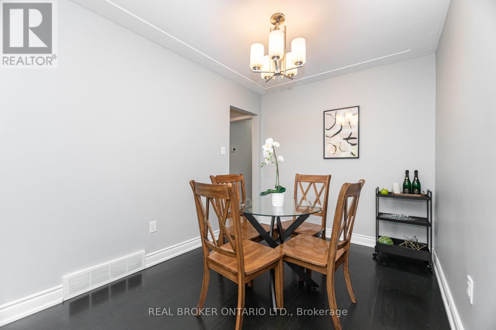 66 Gainsborough Road, Hamilton, Ontario  L8E 1E1 - Photo 12 - X12436140