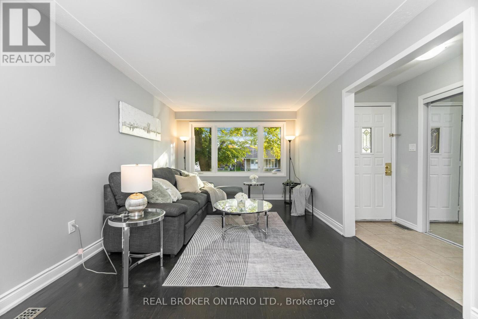 66 Gainsborough Road, Hamilton, Ontario  L8E 1E1 - Photo 9 - X12436140
