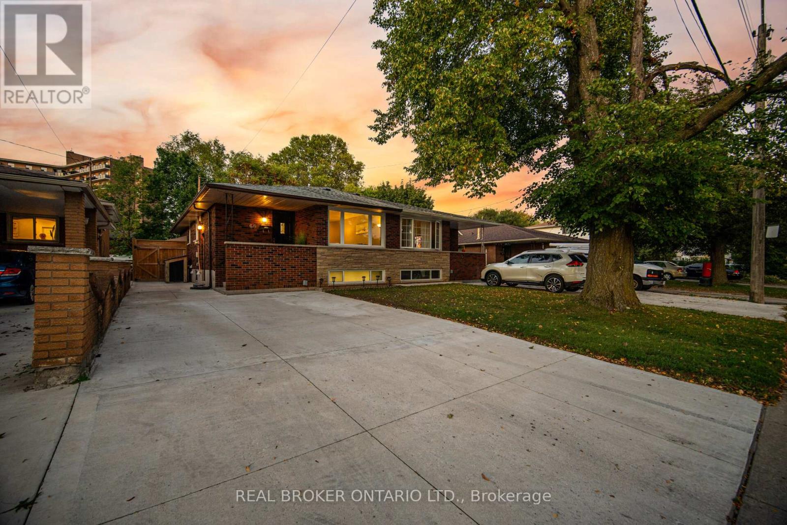 66 Gainsborough Road, Hamilton, Ontario  L8E 1E1 - Photo 1 - X12436140