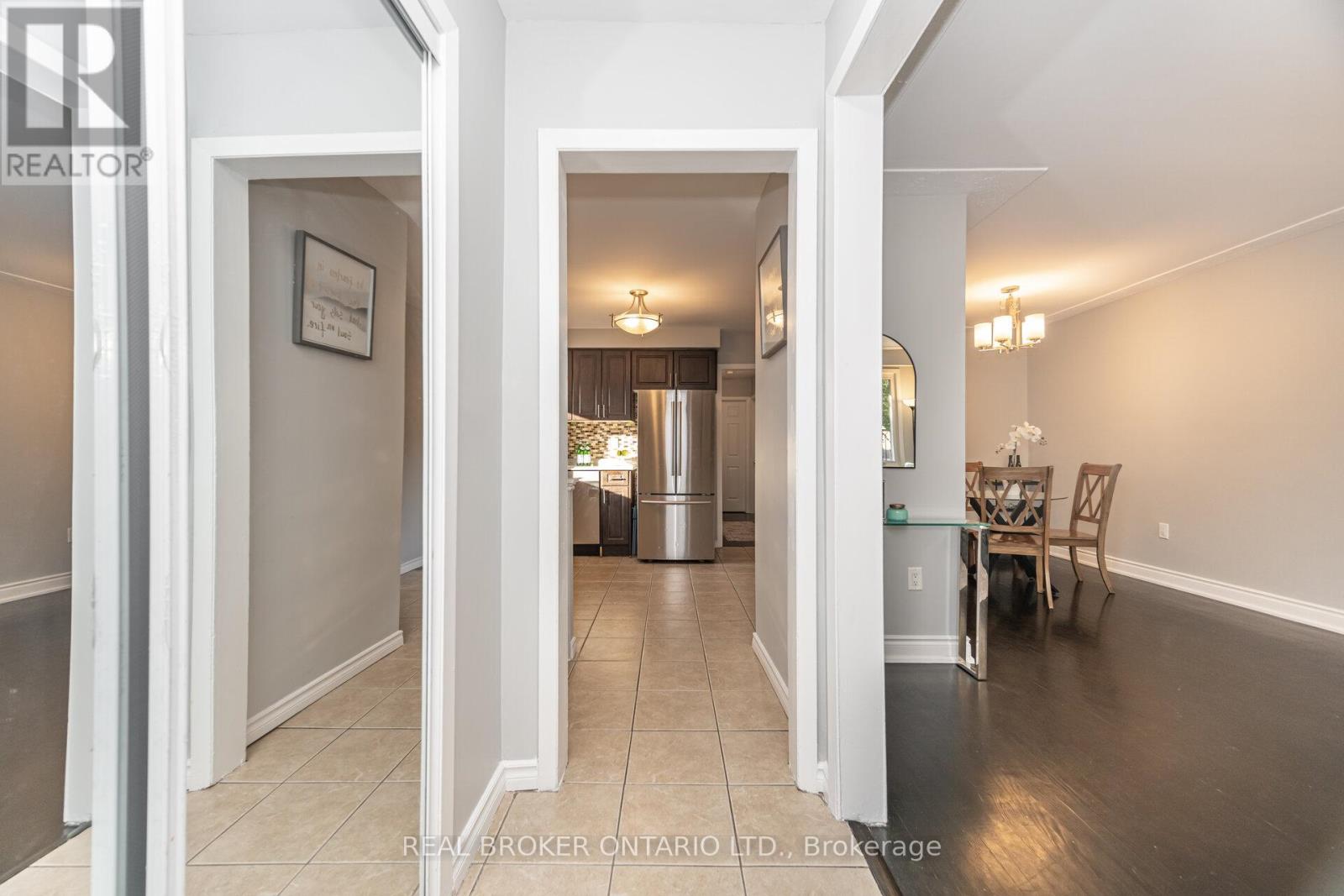 66 Gainsborough Road, Hamilton, Ontario  L8E 1E1 - Photo 7 - X12436140