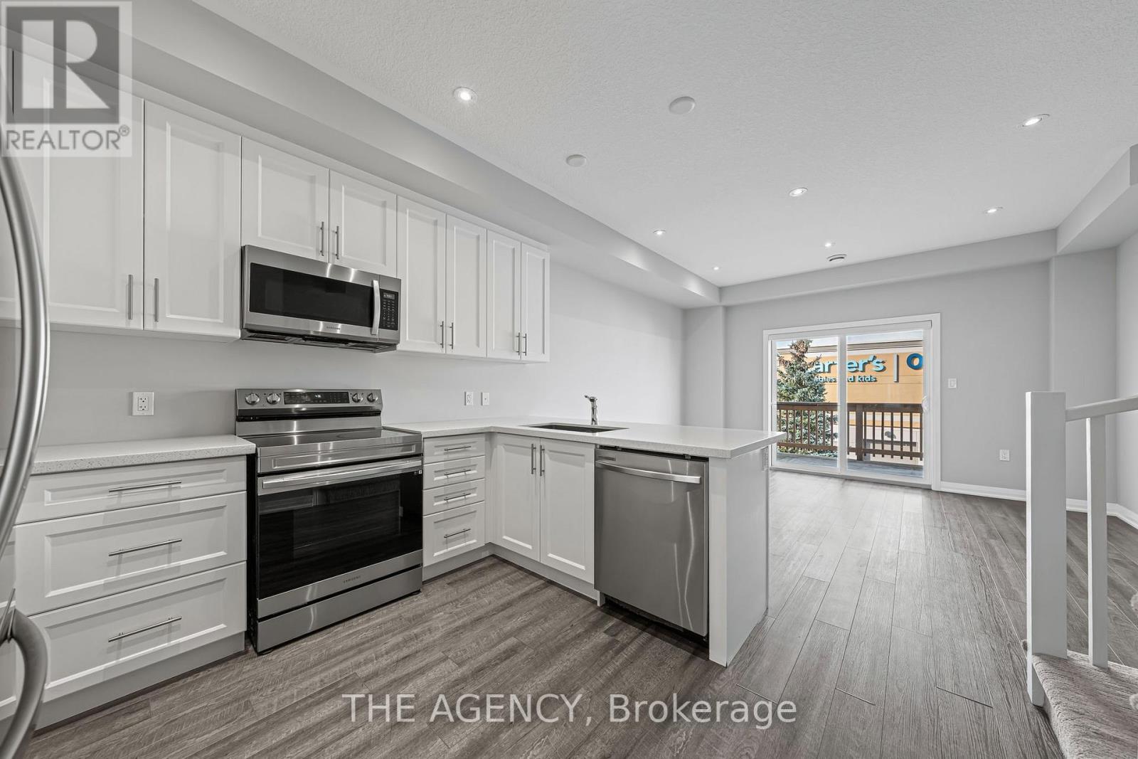 53 Aquarius Crescent, Hamilton, Ontario  L0R 1P0 - Photo 12 - X12409821