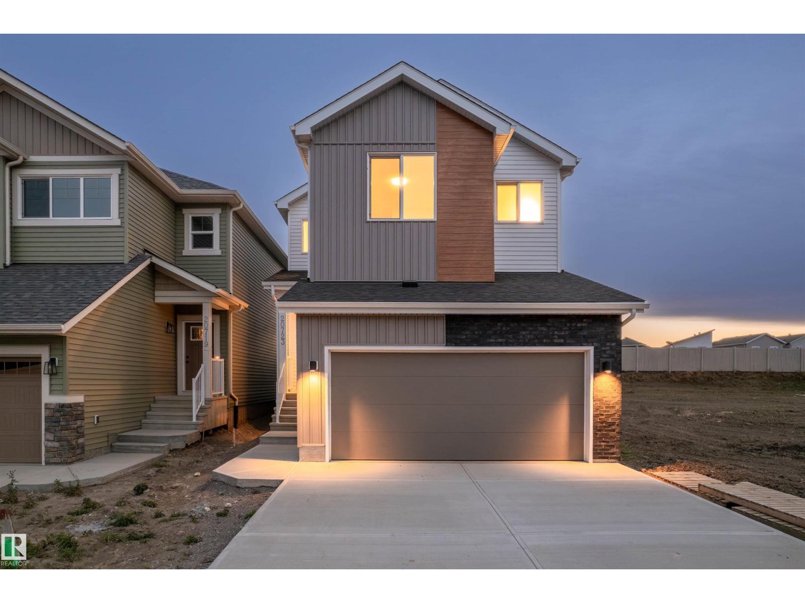 20723 24 Av Nw, Edmonton, Alberta  T6M 2C4 - Photo 2 - E4460175