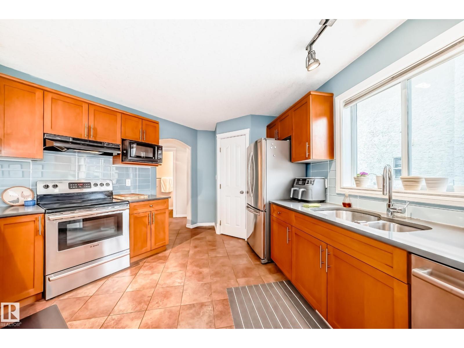 1173 Carter Crest Rd Nw Nw, Edmonton, Alberta  T6R 2L8 - Photo 10 - E4460177