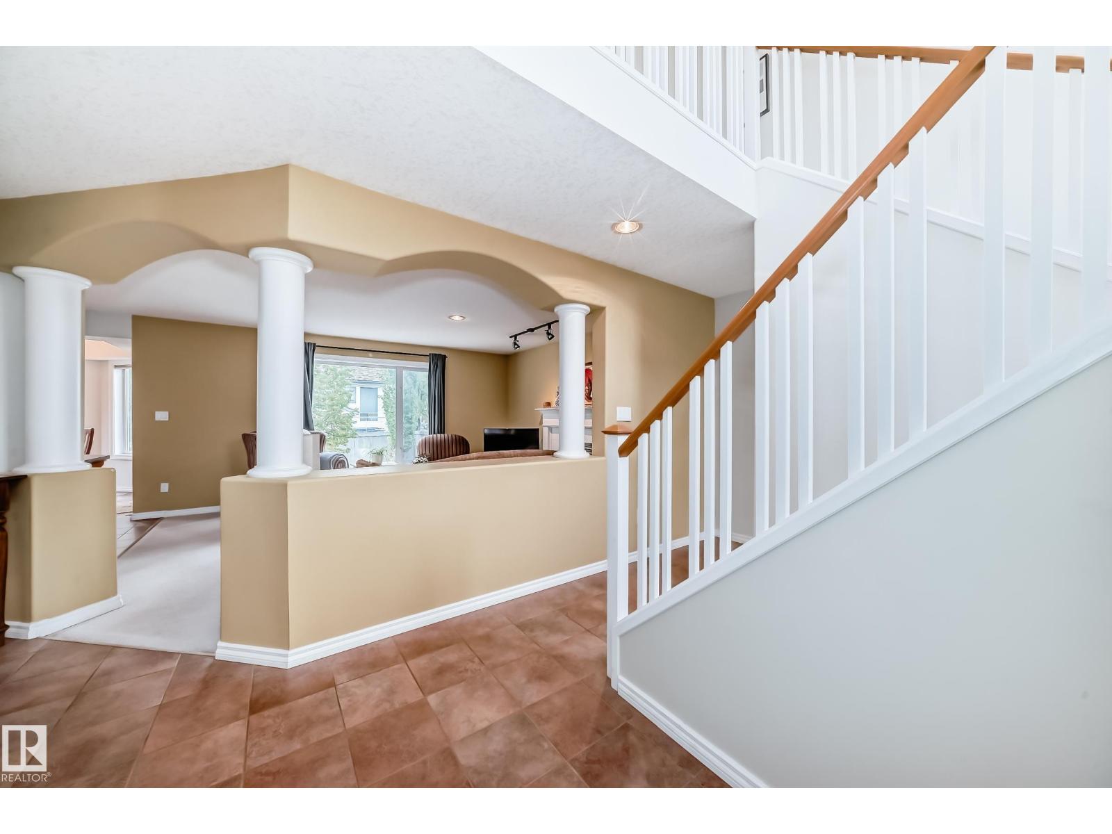 1173 Carter Crest Rd Nw Nw, Edmonton, Alberta  T6R 2L8 - Photo 4 - E4460177