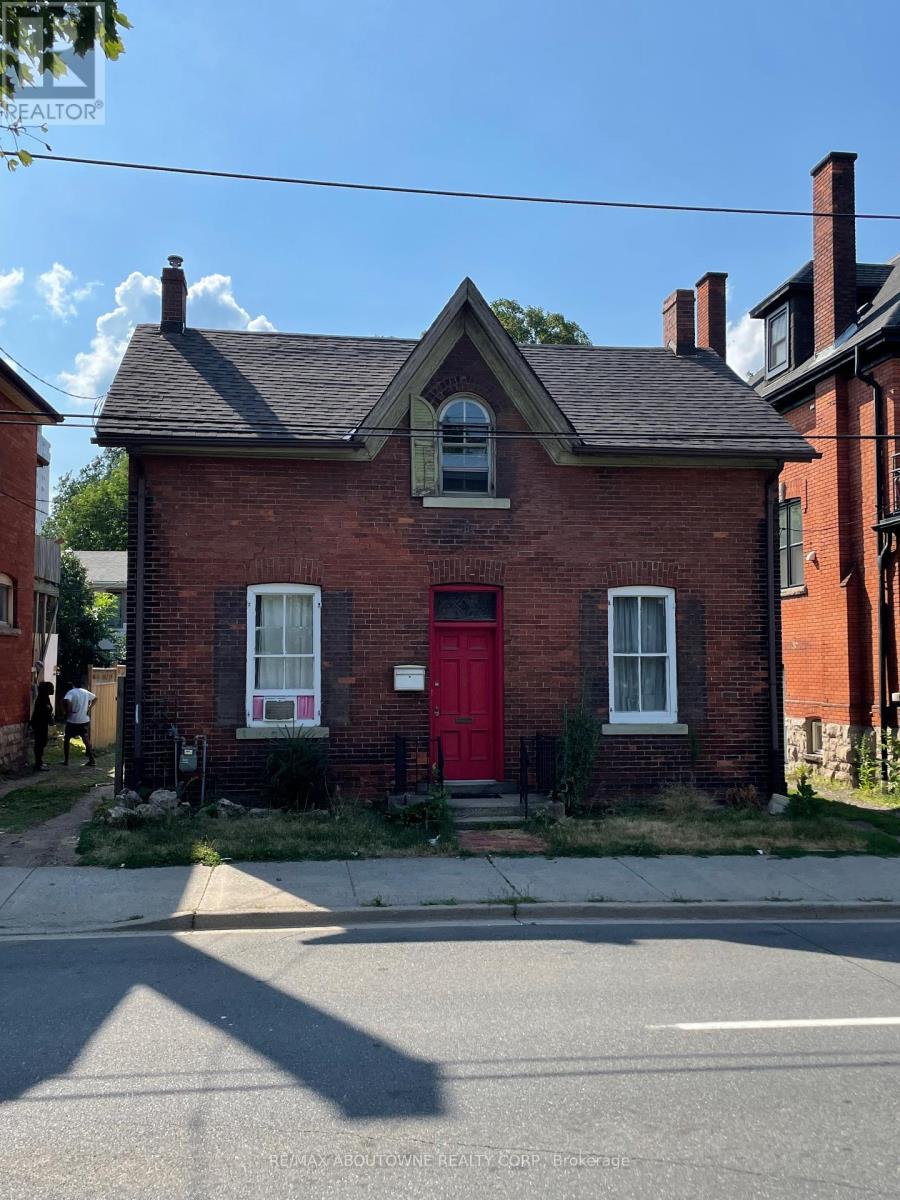 70 WELLINGTON STREET S, Hamilton, Ontario