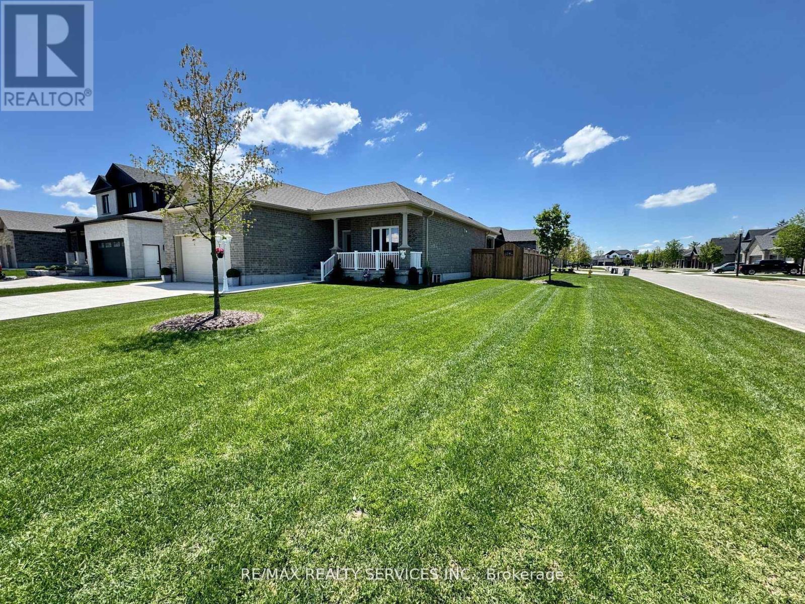 255 Rogers Road, North Perth, Ontario  N4W 0H3 - Photo 4 - X12436376