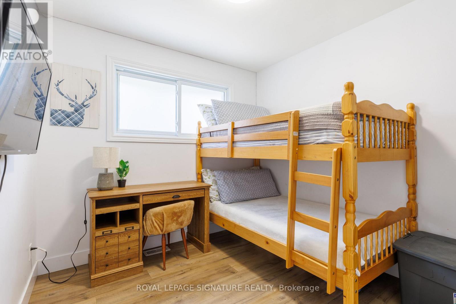 18 Silverdale Crescent, London South, Ontario  N5Z 4A4 - Photo 17 - X12436388