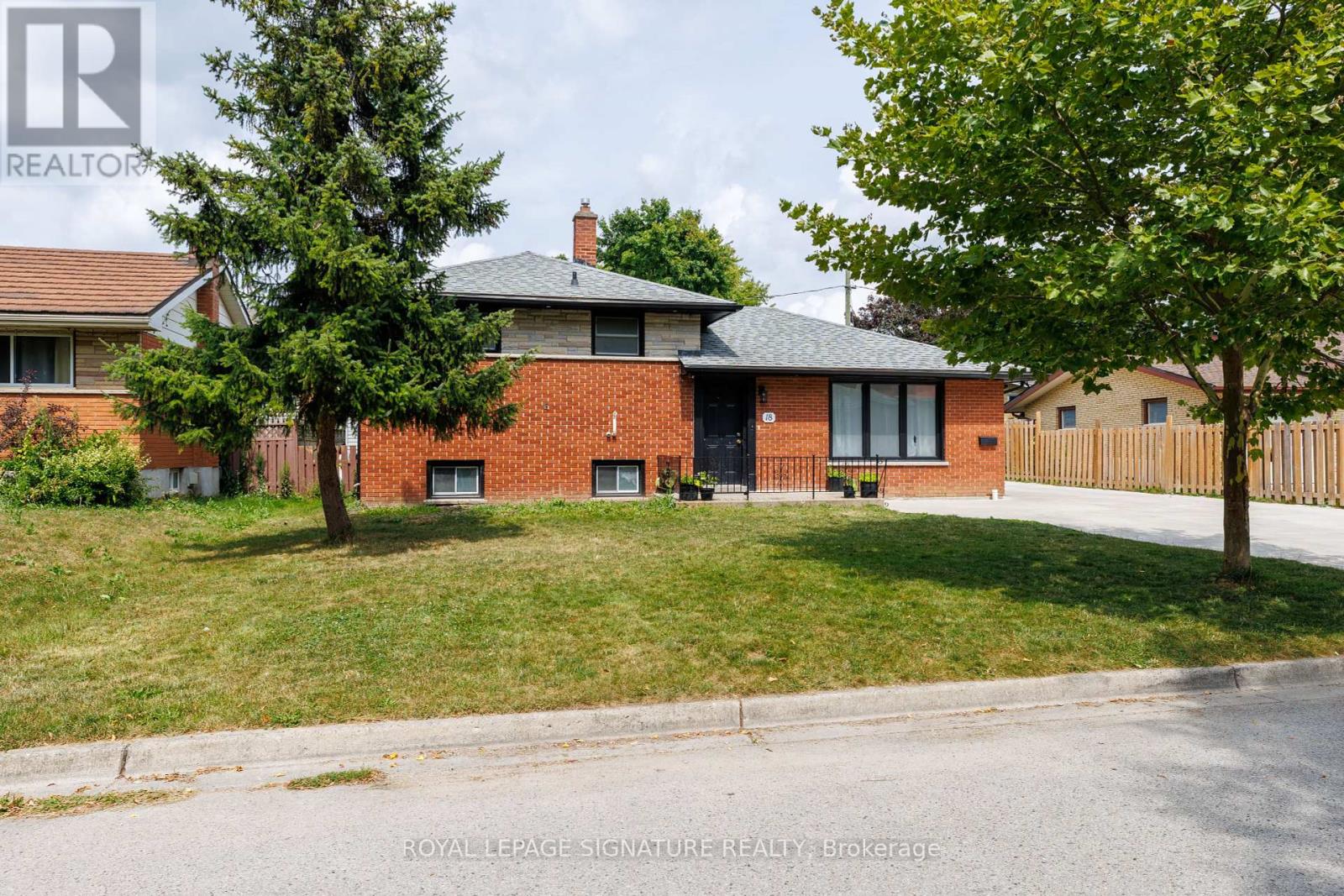 18 Silverdale Crescent, London South, Ontario  N5Z 4A4 - Photo 2 - X12436388