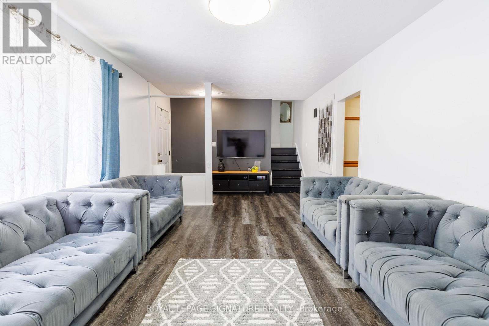 18 Silverdale Crescent, London South, Ontario  N5Z 4A4 - Photo 7 - X12436388