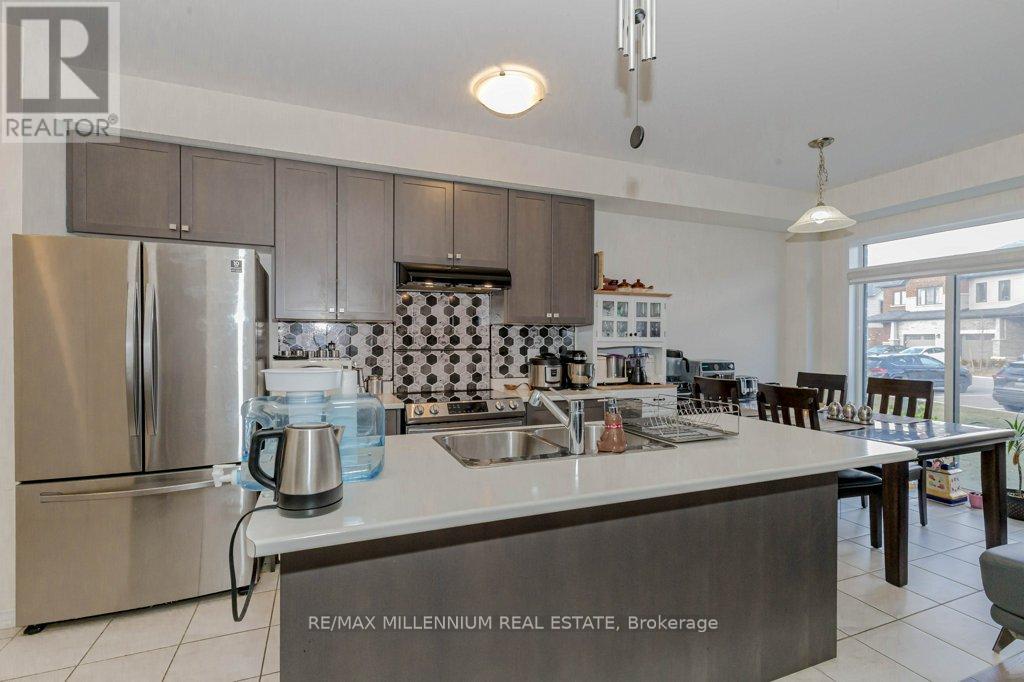 31 - 8273 Tulip Tree Drive, Niagara Falls, Ontario  L2H 3S8 - Photo 11 - X12436436