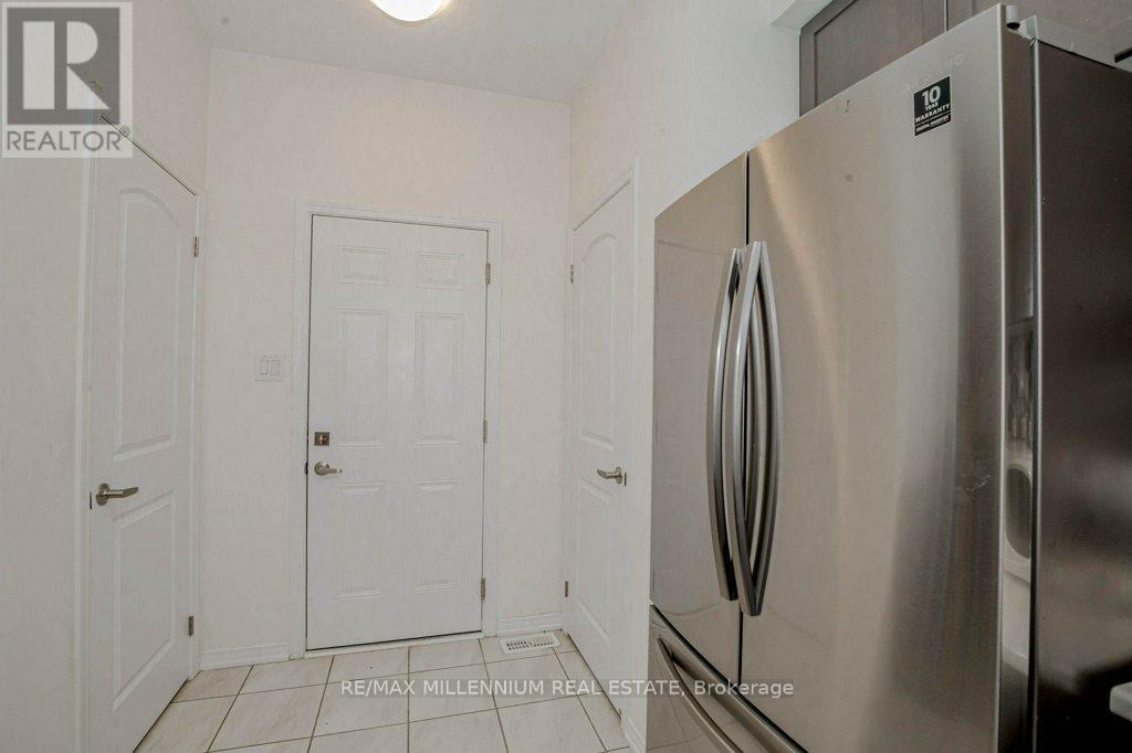 31 - 8273 Tulip Tree Drive, Niagara Falls, Ontario  L2H 3S8 - Photo 16 - X12436436