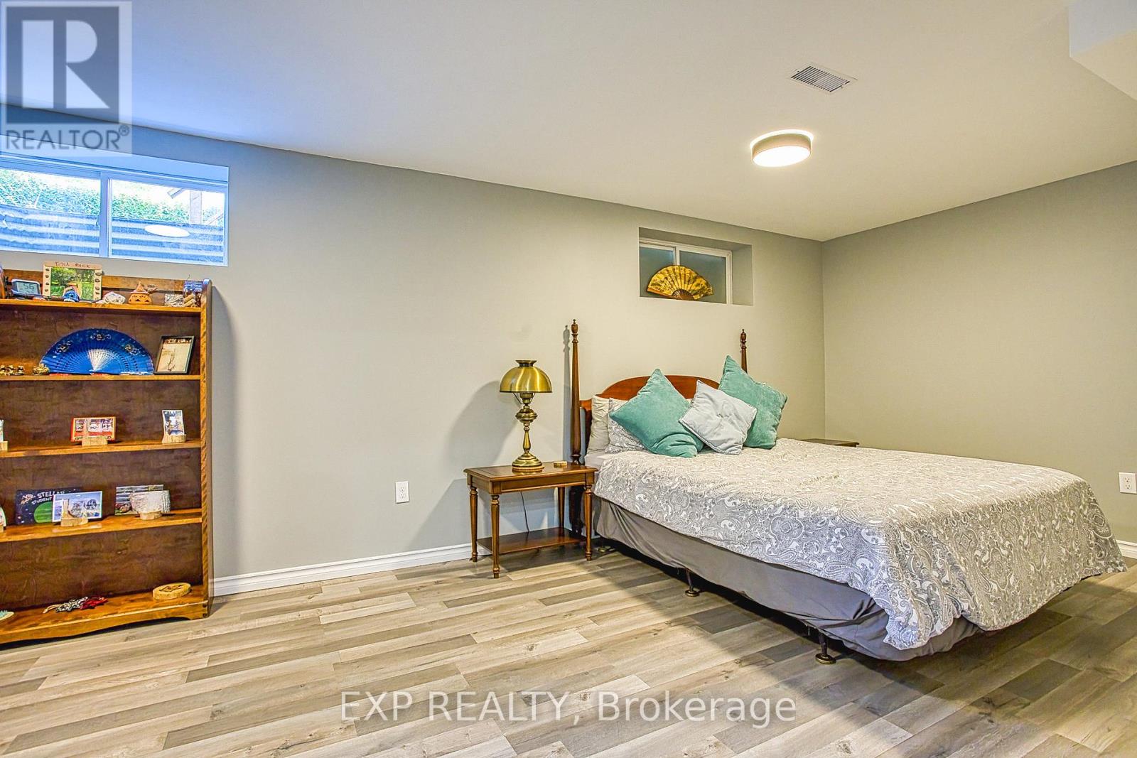 112 Arthur Street, St. Catharines, Ontario  L2M 1H7 - Photo 22 - X12436440