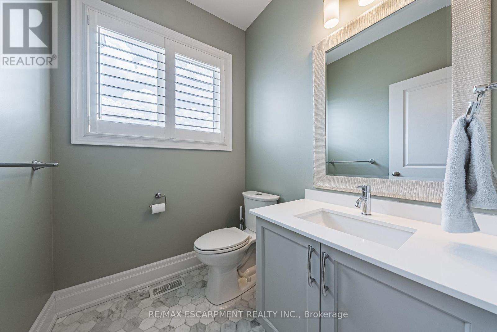6 - 111 Wilson Street E, Hamilton, Ontario  L9B 2G7 - Photo 12 - X12436453