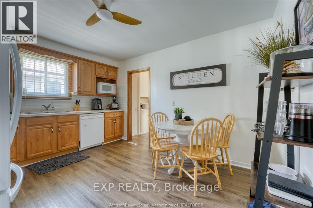 337 Evelyn Street, Lakeshore, Ontario  N0R 1A0 - Photo 11 - X12436487