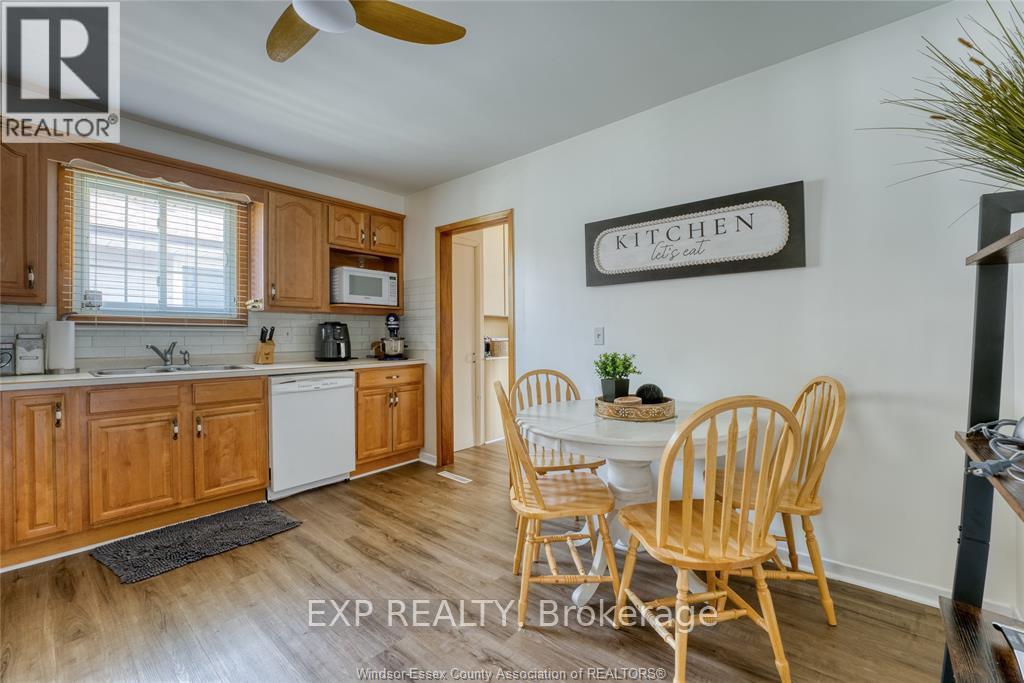 337 Evelyn Street, Lakeshore, Ontario  N0R 1A0 - Photo 12 - X12436487