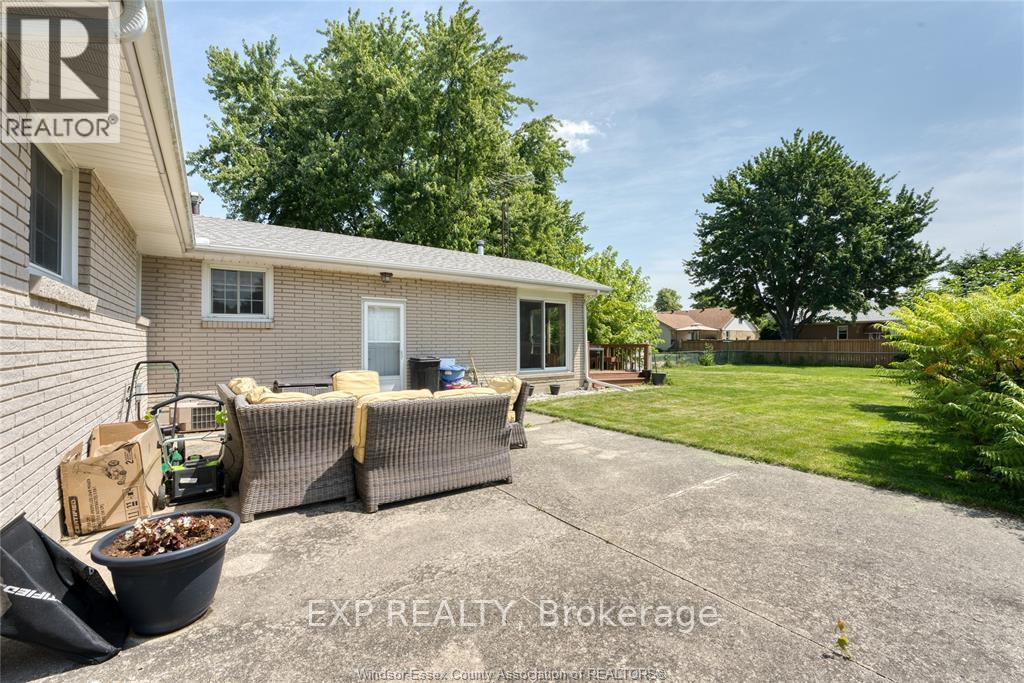 337 Evelyn Street, Lakeshore, Ontario  N0R 1A0 - Photo 33 - X12436487