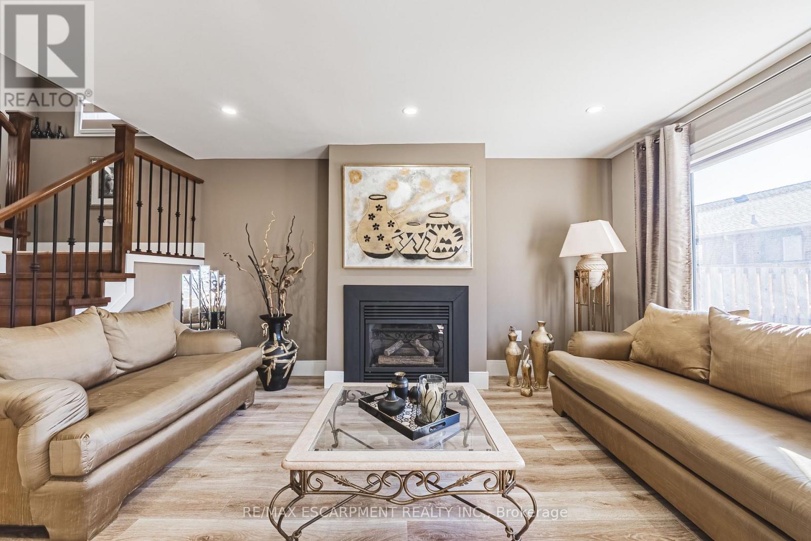 103 Broughton Avenue, Hamilton, Ontario  L8W 3S7 - Photo 8 - X12436490