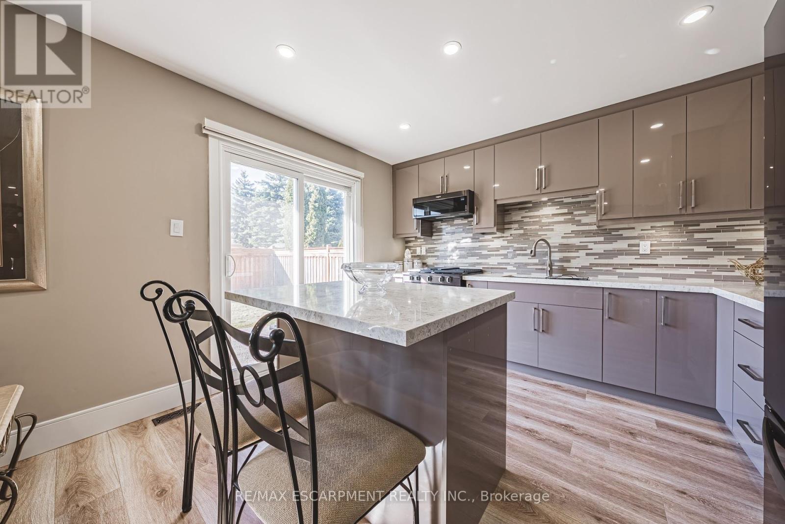 103 Broughton Avenue, Hamilton, Ontario  L8W 3S7 - Photo 9 - X12436490