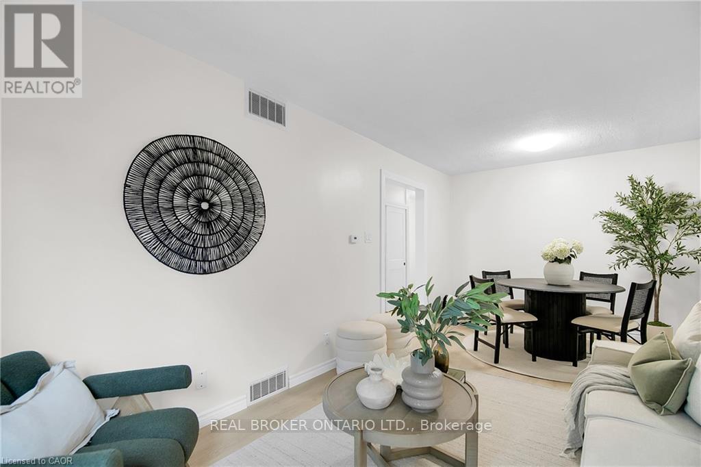 60 Charles Best Place, Kitchener, Ontario  N2M 5A3 - Photo 3 - X12436493