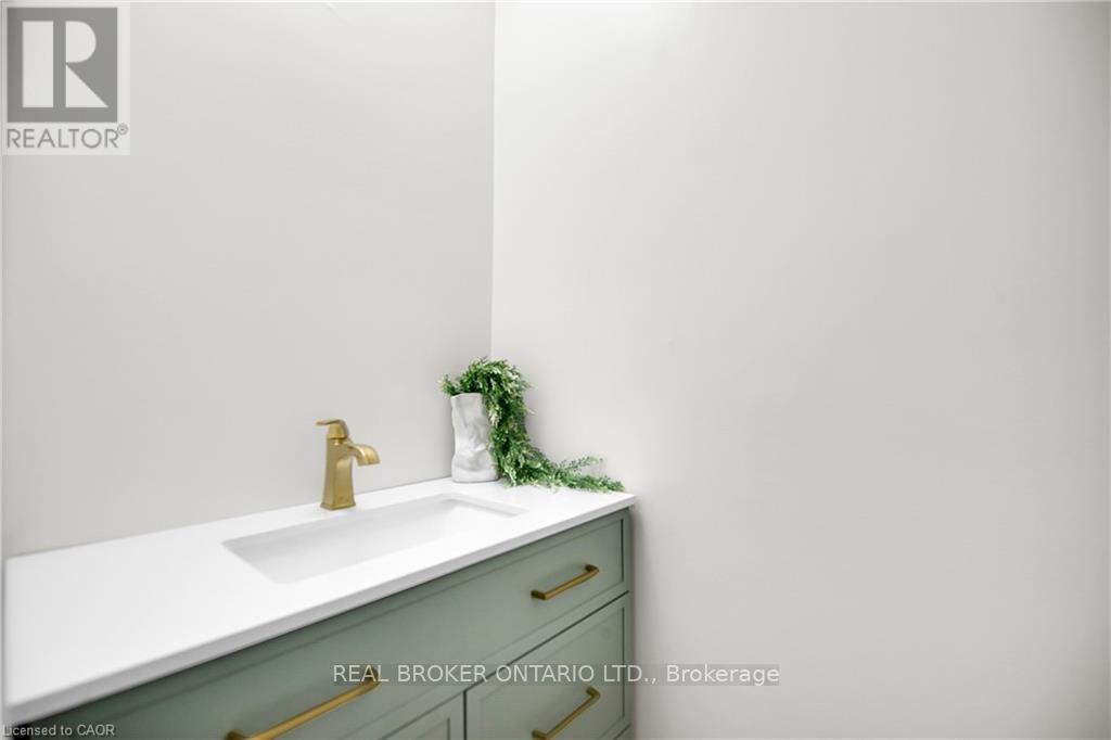 60 Charles Best Place, Kitchener, Ontario  N2M 5A3 - Photo 6 - X12436493