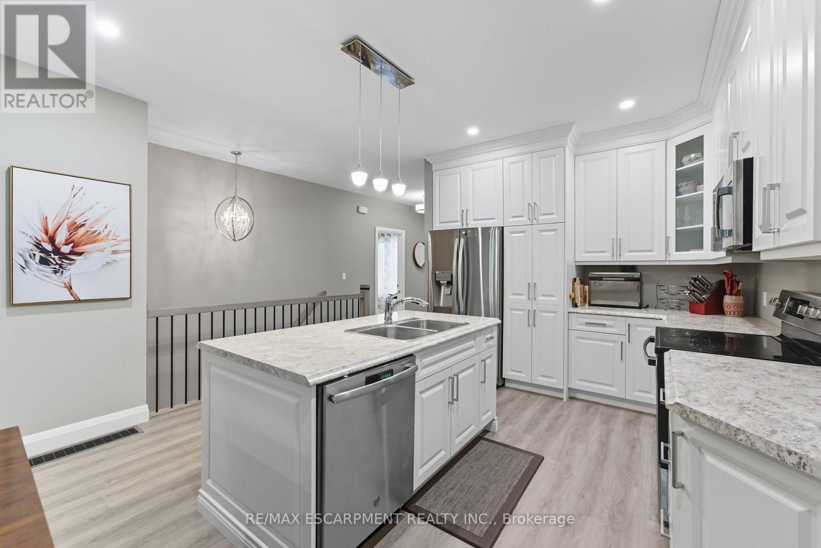 1053 Bay Street, Norfolk, Ontario  N0E 1M0 - Photo 11 - X12436524
