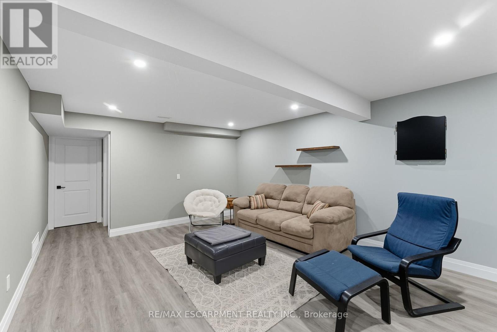 1053 Bay Street, Norfolk, Ontario  N0E 1M0 - Photo 27 - X12436524