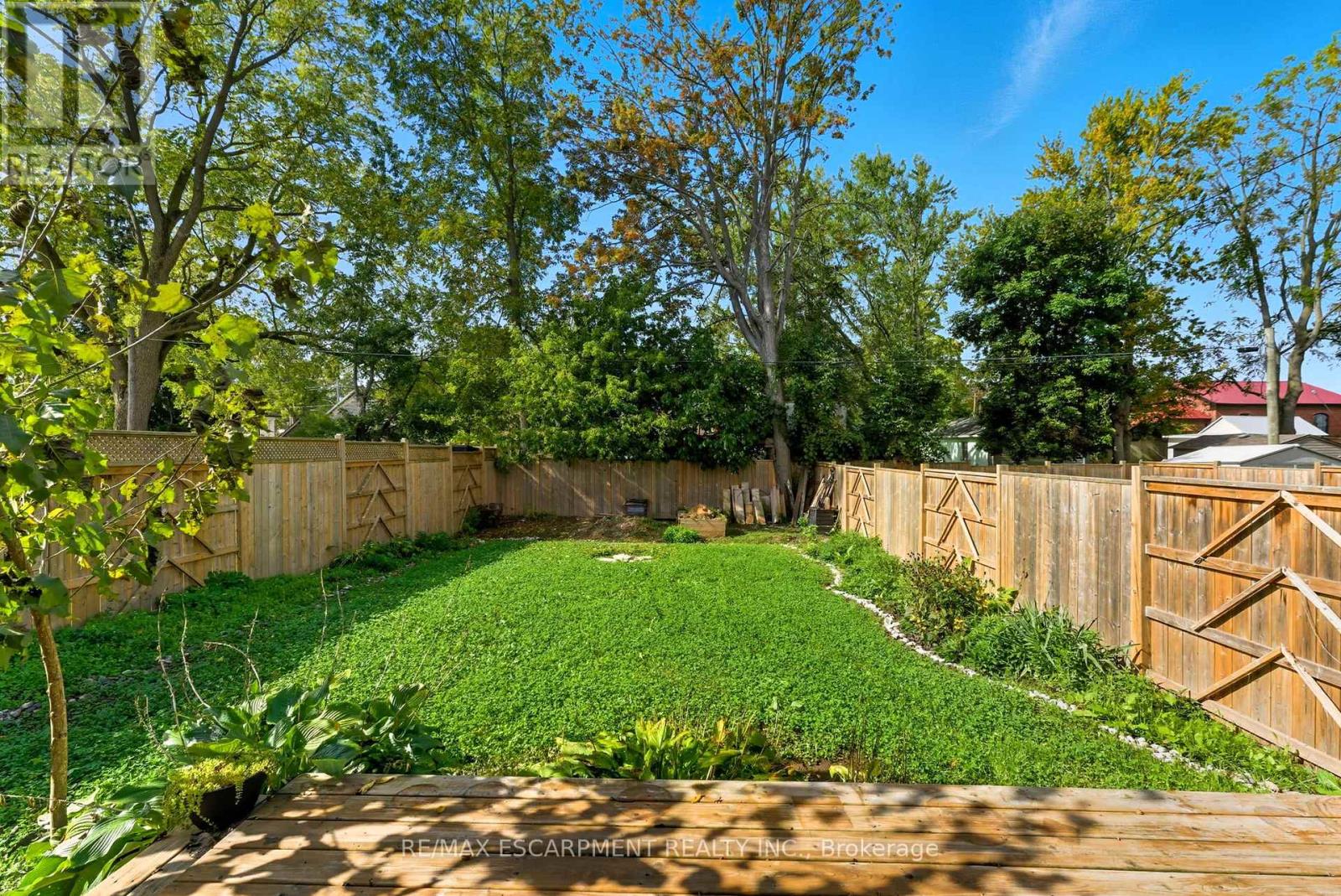 1053 Bay Street, Norfolk, Ontario  N0E 1M0 - Photo 34 - X12436524