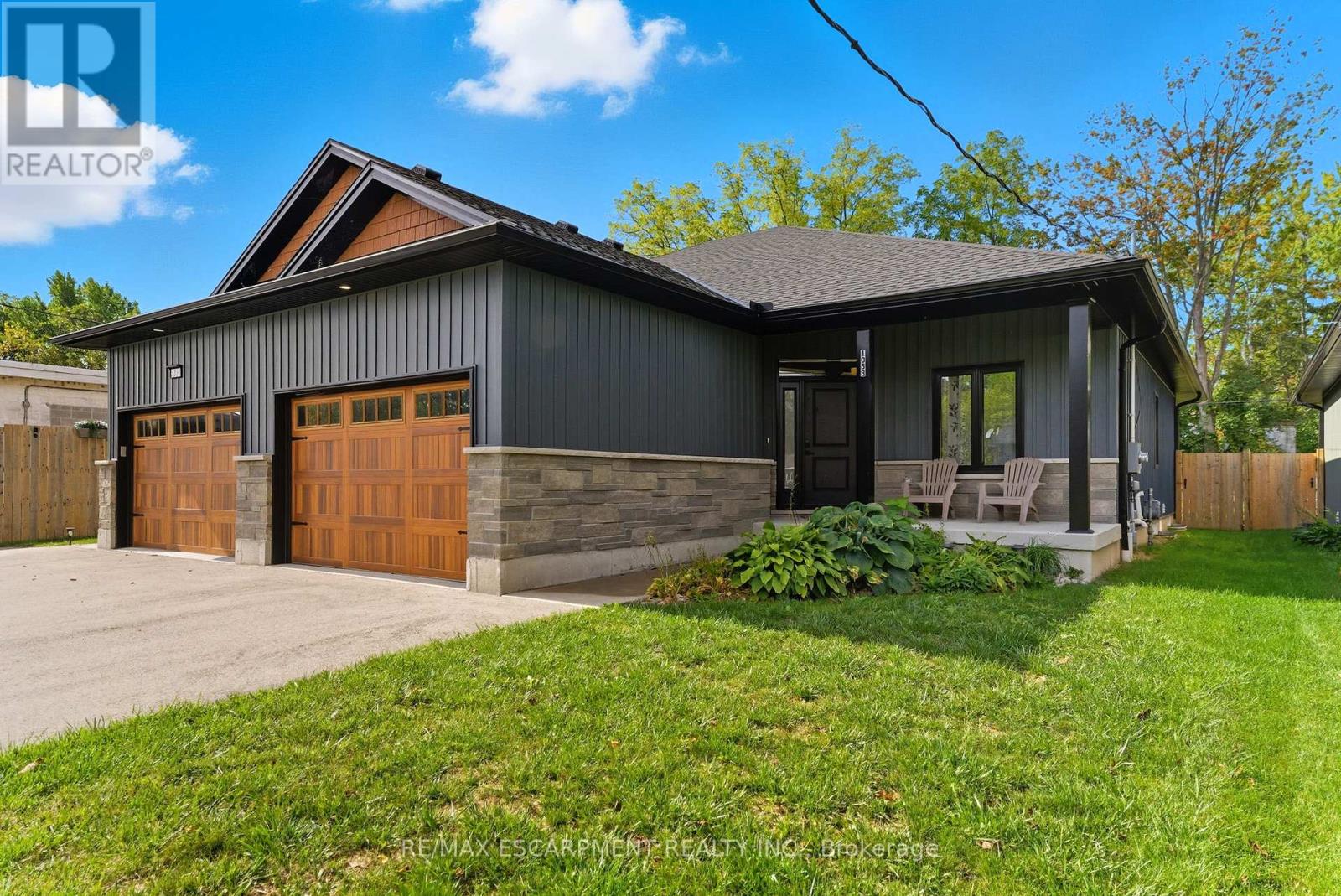 1053 Bay Street, Norfolk, Ontario  N0E 1M0 - Photo 4 - X12436524