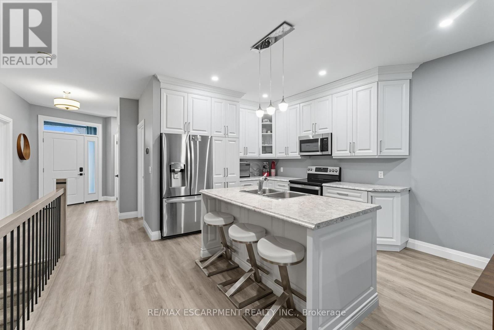 1053 Bay Street, Norfolk, Ontario  N0E 1M0 - Photo 9 - X12436524