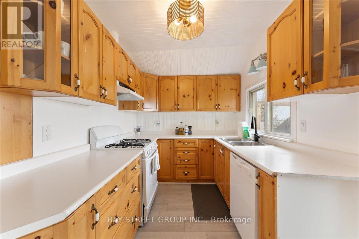 1019 Beach Boulevard, Hamilton, Ontario  L8H 6Z8 - Photo 26 - X12436557