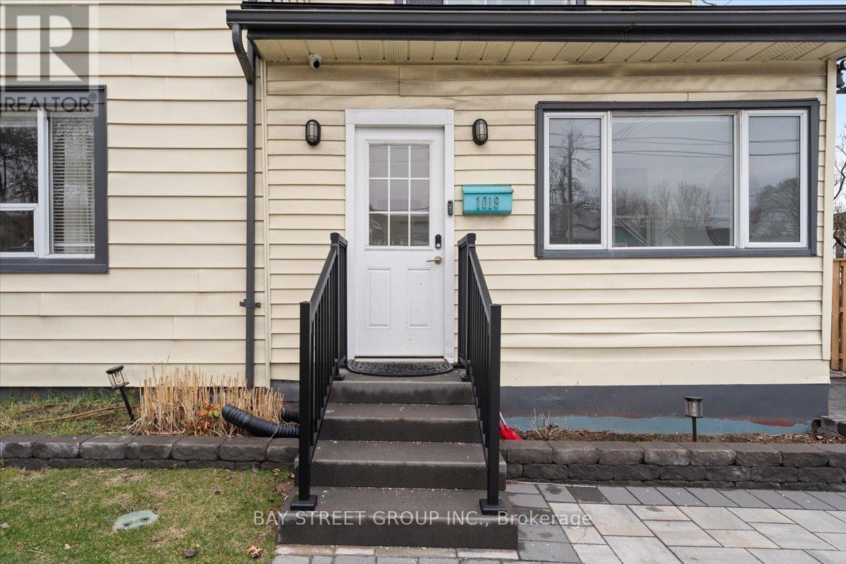 1019 Beach Boulevard, Hamilton, Ontario  L8H 6Z8 - Photo 4 - X12436557
