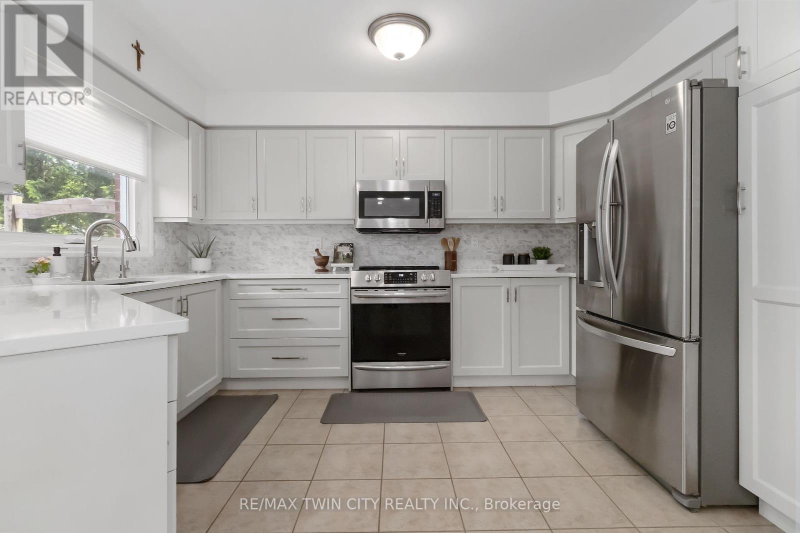 275 Granite Hill Road, Cambridge, Ontario  N1T 1V8 - Photo 8 - X12436564