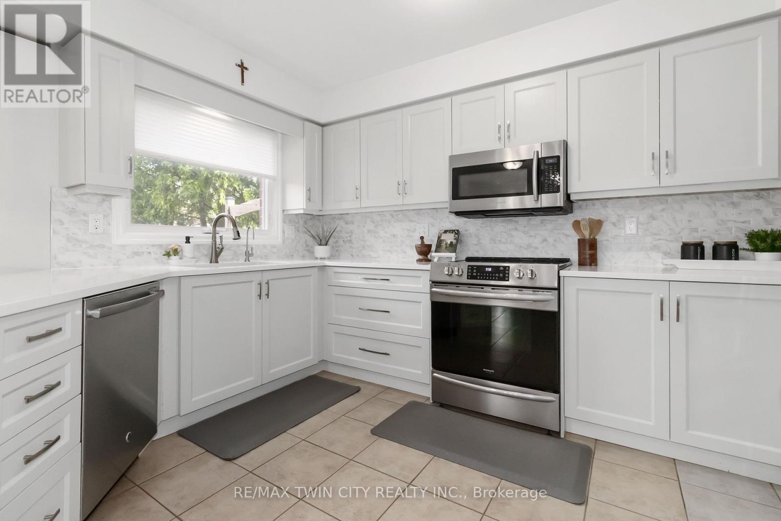 275 Granite Hill Road, Cambridge, Ontario  N1T 1V8 - Photo 9 - X12436564