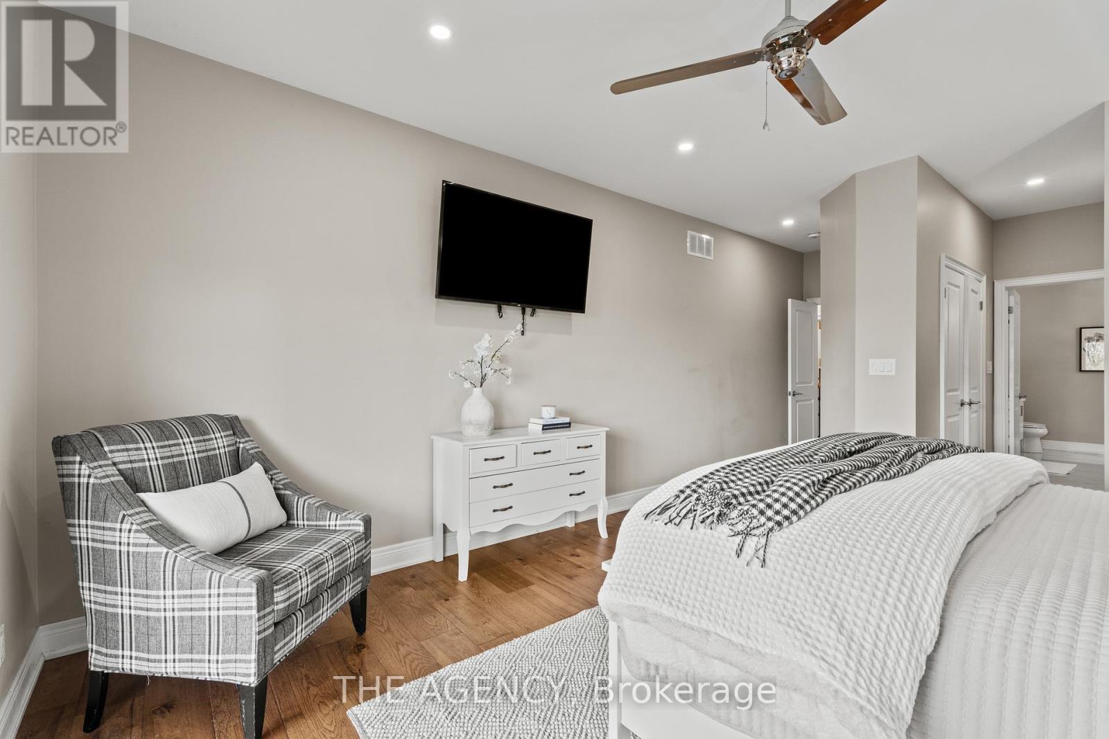 212 Viger Drive, Welland, Ontario  L3B 1A5 - Photo 16 - X12436573