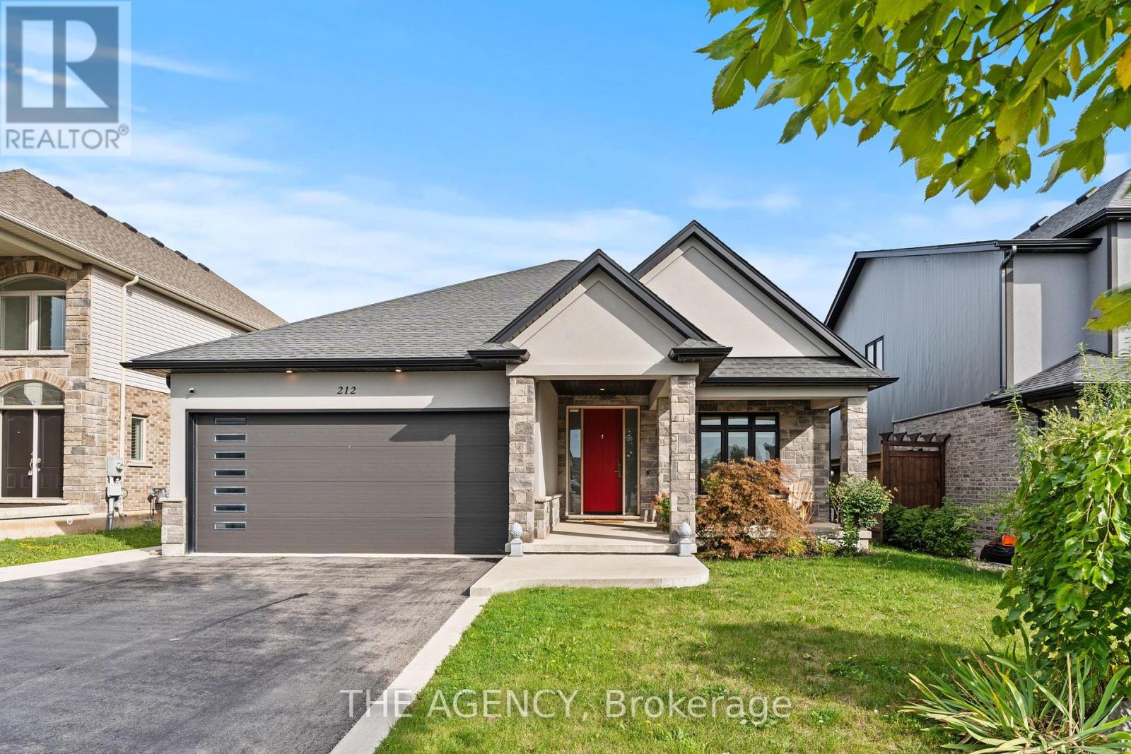 212 Viger Drive, Welland, Ontario  L3B 1A5 - Photo 2 - X12436573