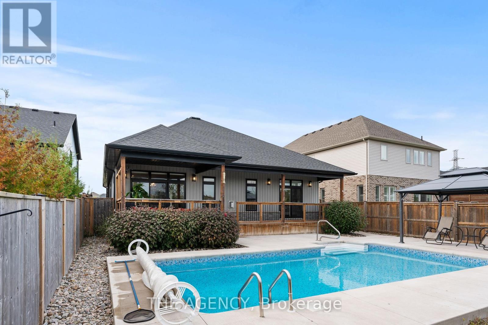 212 Viger Drive, Welland, Ontario  L3B 1A5 - Photo 41 - X12436573