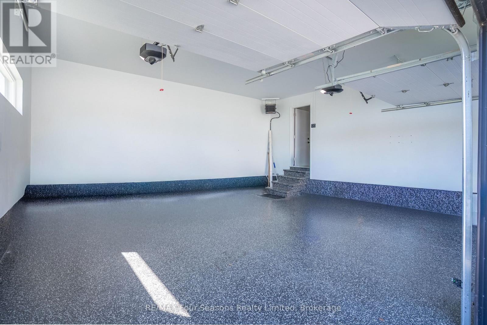 102 Goldie Court, Blue Mountains, Ontario  N0H 1J0 - Photo 37 - X12388181